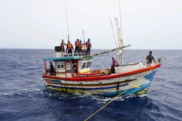 இலங்கையிலிருந்து சட்டவிரோதமாக  வெளியேறிய 10 பேருக்கு நேர்ந்த கதி!
