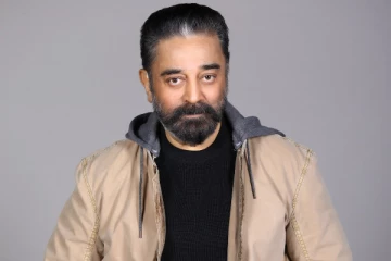 முதல் மனைவிக்கு பிறகு  உலகநாயகனின் ஸ்டைலை கூட்டிய இளம் பெண் யார் தெரியுமா?