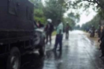 பேருந்தை முந்திச்செல்ல முயன்ற இளைஞருக்கு நேர்ந்த சோகம்