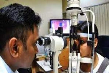வெளிநாடு பறந்தார் கண் மருத்துவர் - ஆதரவற்ற நிலையில் நோயாளிகள்