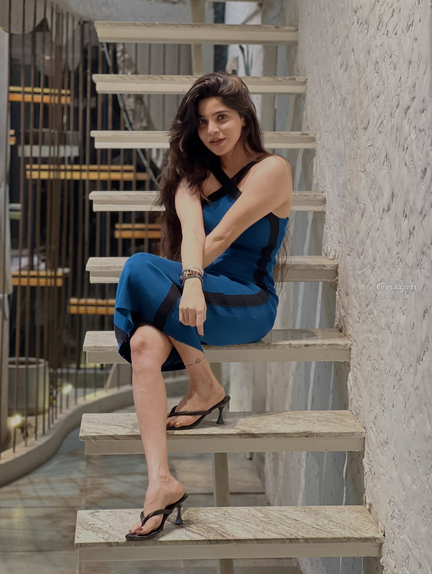 வேற லெவல் கிளாமரில் நடிகை திவ்ய பாரதி.. ஹாட் ஸ்டில்கள் 6 Gallery