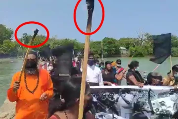 மரண ஓலத்தை ஏற்படுத்திய “வட்டுவாகல் பாலத்தில்” தீப்பந்தங்களை ஏந்தியவாறு  பேரணி.. (காணொளி)