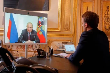 புட்டின் மற்றும்  அதிபர் இமானுவெல் காரசார பேச்சு!