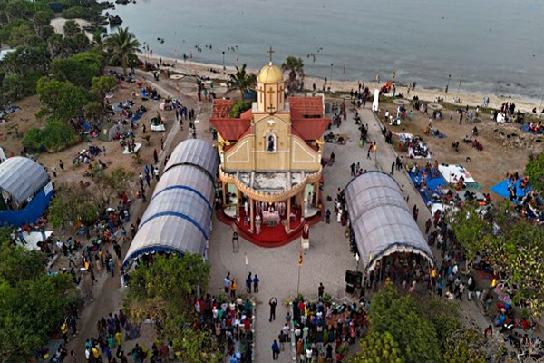 கச்சத்தீவு புனித அந்தோனியார் ஆலயத்தின் வருடாந்த திருவிழா ; ஏராளமாக குவிந்த மக்கள் | Annual Festival St Anthony S Church Kachchathivu