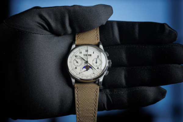 ஏலத்தில் புதிய சாதனை படைத்த படேக் பிலிப் கைக்கடிகாரம்: வாங்கப்பட்ட தொகை எவ்வளவு தெரியுமா? | Unique Patek Philippe Set Record Auction Sale