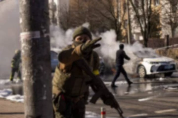 உக்ரைனை எல்லா திசைகளிலும் சுற்றி வளைத்து தாக்க உத்தரவு