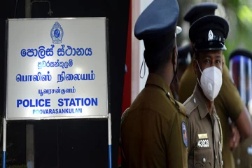 வவுனியாவில் இரு பாடசாலைகள் உடைக்கப்பட்டு கொள்ளை