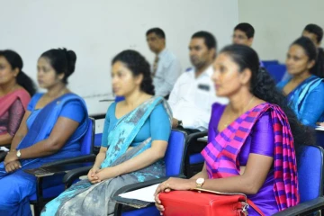 රජයේ පාසල් ගුරුවරුන්ට දැඩි අර්බුදයක් - හදිසි අවශ්‍යතාවක් ගැන වෛද්‍යවරුන්ගෙන් උපදෙස්