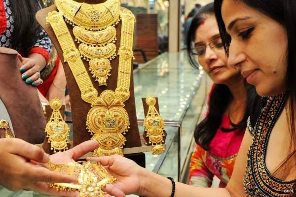 எகிறிய வேகத்தில் இறங்கிய தங்கம் விலை - இன்றைய நிலவரம் இதுதான்! - தமிழ்நாடு