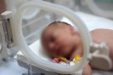 உயிரிழந்த கர்ப்பிணி..வயிற்றில் உயிருடன் இருந்த குழந்தை - மருத்துவர்கள் செய்த செயல்!