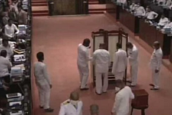 நாடாளுமன்ற பலப்பரீட்சையில் இறுதியில் கிடைத்த வெற்றி! - ஐபிசி தமிழ்