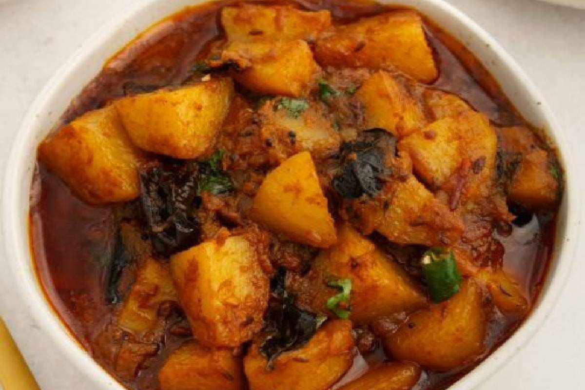 வீட்டிலேயே ஹோட்டல் ஸ்டைல் உருளைக்கிழங்கு குருமா... பண்ணலாமா? | Tasty Potato Kurma Recipe In Tamil வீட்டிலேயே ஹோட்டல் ஸ்டைல் உருளைக்கிழங்கு குருமா... பண்ணலாமா? | Tasty Potato Kurma Recipe In Tamil