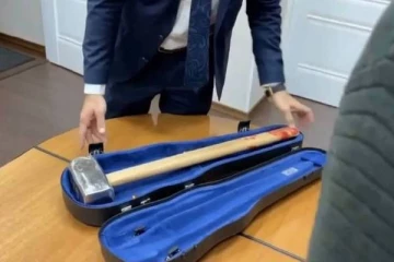 இரத்தக்கறை படிந்த சுத்தியல்... ஐரோப்பிய தலைவர்களுக்கு அனுப்பிவைத்து எச்சரித்த ரஷ்ய தலைவர்