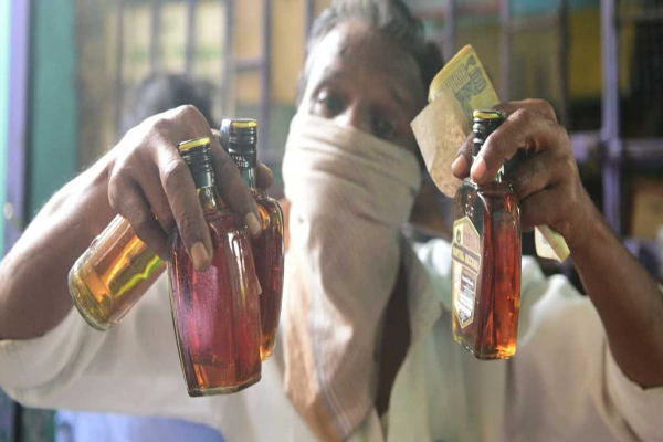 டாஸ்மாக் நேரம் மாற்றம்: இனி  மதியம் 12 மணி - இரவு 10 மணி வரை மட்டுமே - தமிழ்நாடு