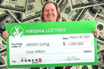 சிறு தவறால் பெண்ணுக்கு அடித்த அதிர்ஷ்டம்., லொட்டரியில் ரூ.30 கோடி ஜாக்பாட்