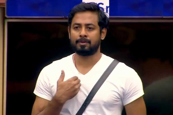 ஆசிரியர் போர்வையில் பாலியல் துன்புறுத்தல்கள் செய்பவர்களை சூரசம்ஹாரம் செய்வோம்" - ஆரி கொந்தளிப்பு! | Psbb School Case Aari Share Comments