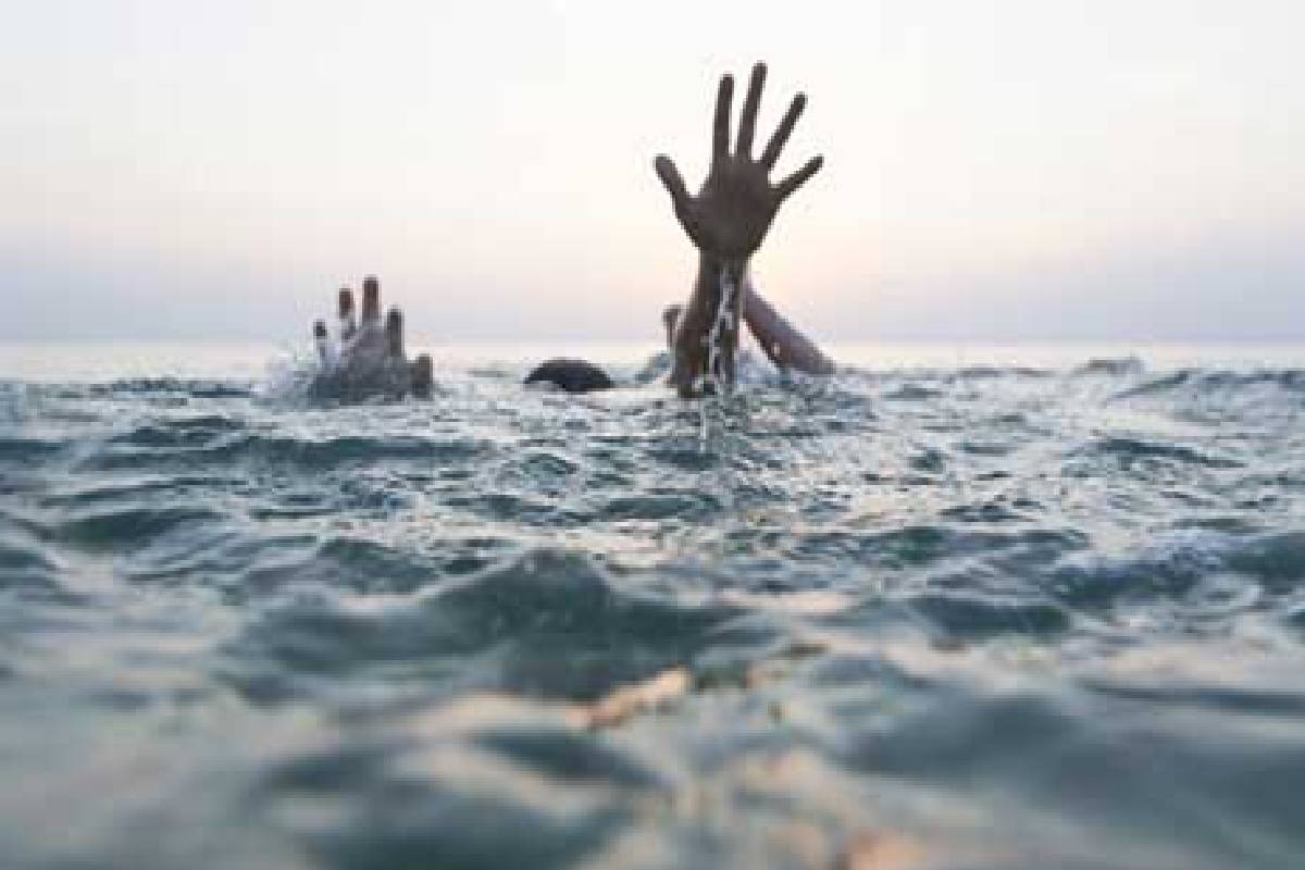 அம்பாந்தோட்டை கடலுக்கு நீராடச் சென்று காணாமல் இளைஞர்! தேடுதல் பணி தீவிரம் | Youth Goes Missing Swimming In Hambantota Sea அம்பாந்தோட்டை கடலுக்கு நீராடச் சென்று காணாமல் இளைஞர்! தேடுதல் பணி தீவிரம் | Youth Goes Missing Swimming In Hambantota Sea