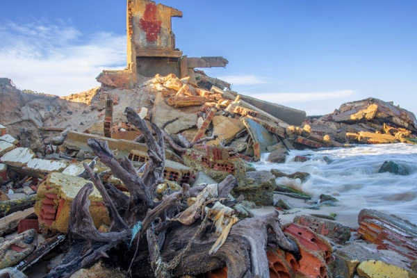 கடலுக்குள் மூழ்கிப்போன பிரம்மாண்ட நகரம்....650 வருடங்களுக்கு பின் தானாகவே வெளிவந்த அதிசயம்! | Britain Lost Town Discovered After More Than 650