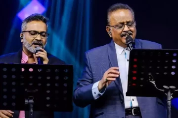 தீடீரென தந்தையை நினைத்து மேடையில் அழுத எஸ்.பி.சரண்.. கண்கலங்க வைக்கும் வீடியோ