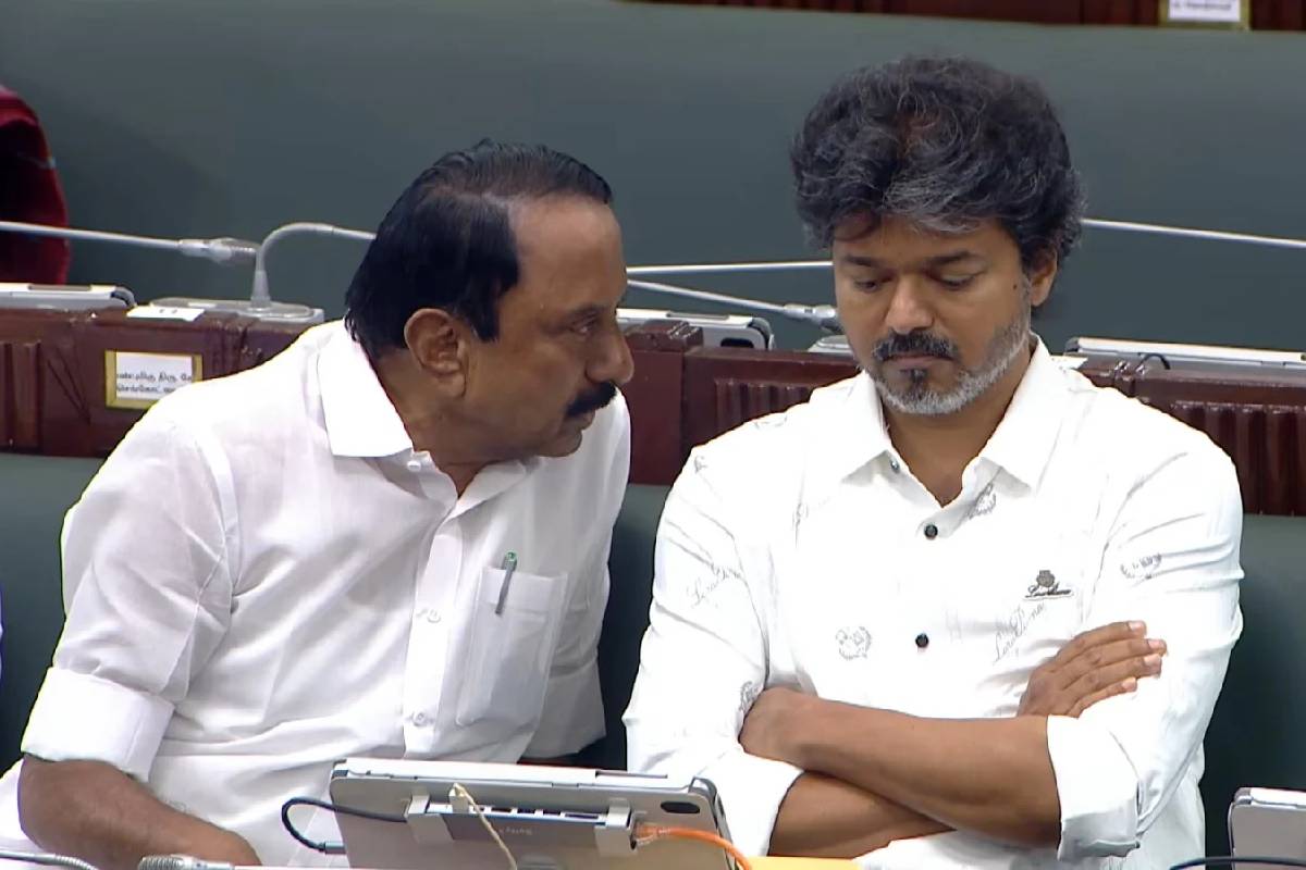 சட்டப்பேரவையில் இருக்கை மாற்றி அமர்ந்த முதல்வர் விஜய் | Cm Cm Vijay Seat Changed In The Tn Assembly சட்டப்பேரவையில் இருக்கை மாற்றி அமர்ந்த முதல்வர் விஜய் | Cm Cm Vijay Seat Changed In The Tn Assembly