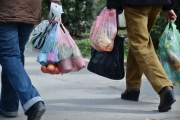 இலங்கையில் பெரும் ஆபத்தாக மாறிவரும் பொலித்தீன் பாவனை! - அமைச்சர் வெளியிட்ட தகவல்
