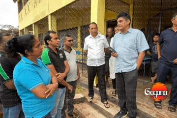 ගංවතුරෙන් පීඩාවට පත් ප්‍රජාවගේ දුක අහන්න සජිත් යයි