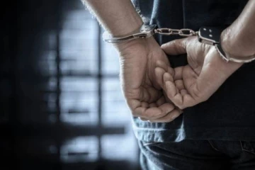 දිවයින පුරා සෝදිසි මෙහෙයුමකදී වරෙන්තුකරුවන් 375ක් අත්අඩංගුවට