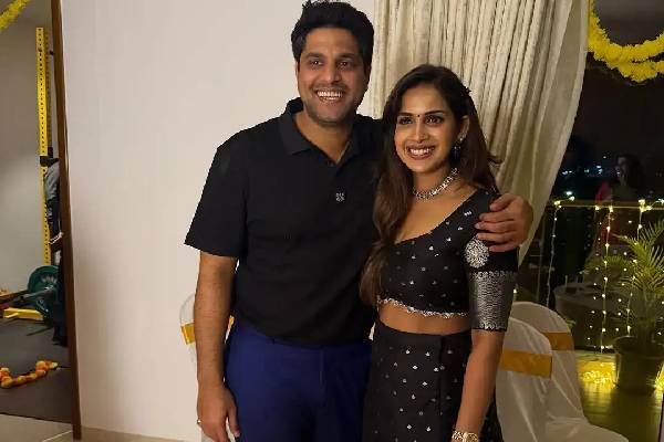 biggboss samyuktha with anirudha srikanth csk marriage