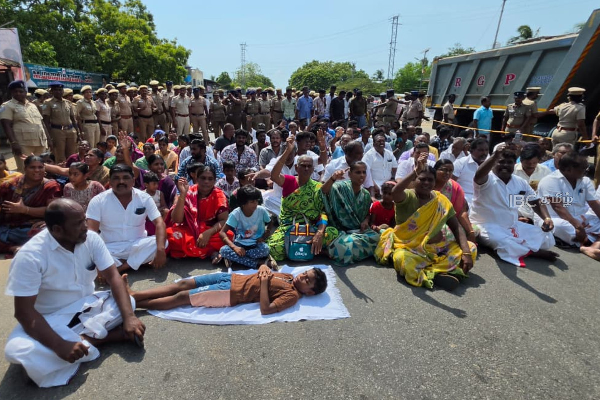 இலங்கைச் சிறையில் தமிழக கடற்றொழிலாளர்கள்! தனுஷ்கோடி தேசிய நெடுஞ்சாலையை முடக்கிய உறவுகள் | Indian Fishermen Arrested In Sri Lanka Protest