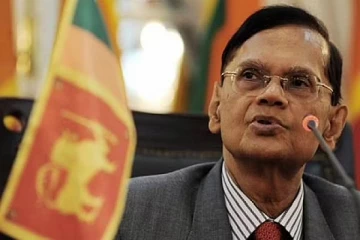 பீரிஸின் பதவியை பறிக்க மகிந்தவிடம் கோரிக்கை