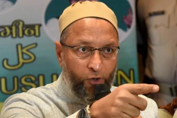 ஹிஜாப் அணிந்ததற்காக முஸ்லிம் பெண்களை எப்படி தனிமைப்படுத்தி வைக்கலாம்? - அசாதுதீன் ஓவைசி ஆவேசம்