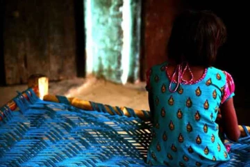 மகளை பாலியல் துஷ்பிரயோகம் செய்த தந்தை கைது