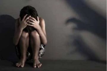 6-ஆம் வகுப்பு மாணவியை பலமுறை சீரழித்த ஆசிரியர்! சிறுமி கர்ப்பம் ஆனதால் வெளிச்சத்துக்கு வந்த பயங்கரம்