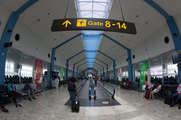 வெளிநாடு செல்ல முற்பட்ட இலங்கையர்களுக்கு கோவிட் - யாழில் 7 பேர் அடையாளம்