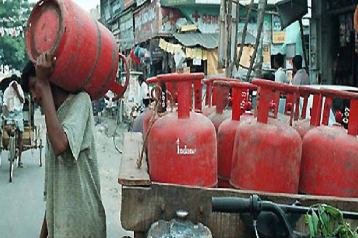 எரிவாயு, எரிபொருள் தட்டுப்பாடு: விரைவில் இணைய சேவை பாதிக்கும் அபாயம்! | Fuel Shortage Internet Service At Risk