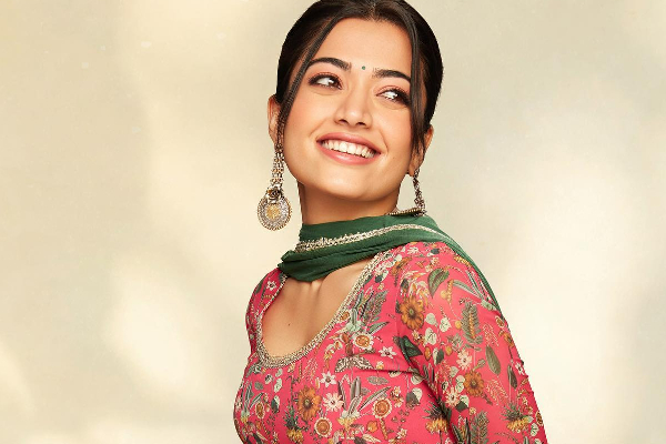 படம் பார்த்து தியேட்டரிலேயே அழுதேன்.. ராஷ்மிகா மந்தனாவை எமோஷ்னல் ஆக்கிய படம் இதுதான் | Rashmika Tears After Watching Baby Movie படம் பார்த்து தியேட்டரிலேயே அழுதேன்.. ராஷ்மிகா மந்தனாவை எமோஷ்னல் ஆக்கிய படம் இதுதான் | Rashmika Tears After Watching Baby Movie