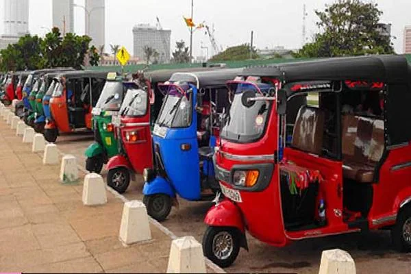 அரசாங்கத்தின் தீர்மானத்தை எதிர்க்கும் முச்சக்கரவண்டி சாரதிகள் | Three Wheele Drivers Foreigners Npp