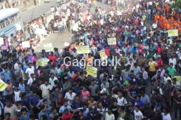 ඩීන්ස් පාර, රෝහල් චතුරශ්රය ඇතුළු අතුරු මාර්ගවල විරෝධතා පා ගමන් වළක්වමින් අධිකරණය නියෝගයක්..