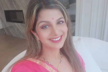 முதன்முறையாக இலங்கைக்கு வந்துள்ள நடிகை ரம்பா- எங்கே சென்றுள்ளார் பாருங்க, வீடியோ