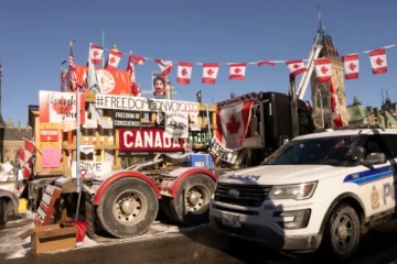 எங்கு பார்த்தாலும் கனடா கொடி... தடுப்பூசி எதிர்ப்பு போராட்டக்காரர்களால் மாறியுள்ள மக்கள் மன நிலை