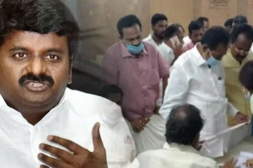 மீண்டும் விஜயபாஸ்கர் தொகுதியில் பரபரப்பு - வாக்குச்சாவடியில் கிடந்த மர்ம பேப்பரால் சலசலப்பு!