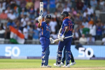 இங்கிலாந்து பந்துவீச்சை அடித்து நொறுக்கிய பந்த், பாண்ட்யா: இந்திய அணி அபார வெற்றி