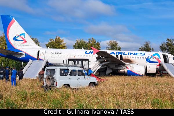 165 பயணிகளின் உயிரை காப்பாற்றிய விமானிகள் - ரூ.12 கோடி இழப்பீடு கோரும் நிறுவனம் | Russian Pilots Who Saved 165 Lives To Pay Damages 165 பயணிகளின் உயிரை காப்பாற்றிய விமானிகள் - ரூ.12 கோடி இழப்பீடு கோரும் நிறுவனம் | Russian Pilots Who Saved 165 Lives To Pay Damages