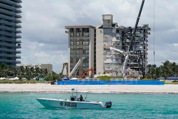 அமெரிக்காவில் இடிந்து விழுந்த 12 மாடி கட்டிடத்தில் மீதமிருந்த கட்டிடமும் தரைமட்டமானது: வீடியோவுடன் வெளியான தகவல்