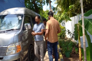 வெளிநாட்டு வேலைவாய்ப்பு அதிகாரிகளால் மட்டக்களப்பில் மேற்கொள்ளப்பட்ட அதிரடி கைது (PHOTOS)