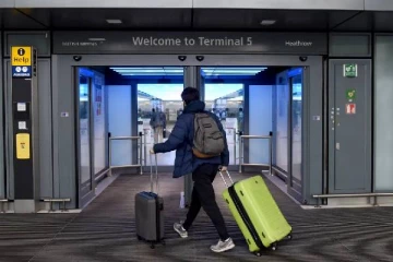 ஹீத்ரோ விமான நிலையத்தில் குடிவரவு மோசடி: இந்தியாவுக்கு தப்பிய பிரிட்டிஷ் ஏர்வேஸ் அதிகாரி