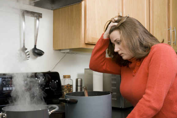 கணவருக்காக சமைப்பதை வெறுக்கும் மனைவிகள் ; சமீபத்திய ஆய்வு தகவல் | Wives Hate Cooking Their Husbands Study Reveals