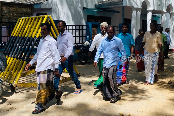 மட்டக்களப்பு- மயிலத்தமடுவில் அத்துமீறி குடியேறியவர்கள் தொடர்பில் நீதிமன்றம் பிறப்பித்துள்ள உத்தரவு (Photos) | Order Issued By Court Regarding Mayilattamadu
