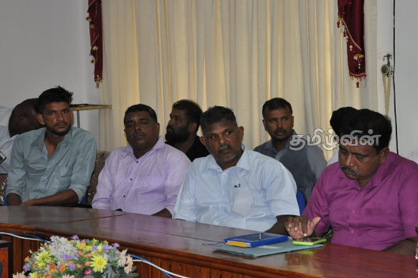 சட்டவிரோத மணல் அகழ்வை தூண்டுகின்றன விஷமிகள்: டக்ளஸ் குற்றச்சாட்டு | Poisons Fueling Illegal Sand Mining Douglas Charge