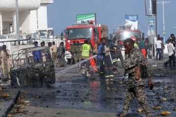 வெடிகுண்டு தாக்குதலில் பரிதாபமாக உயிரிழந்த கால்பந்து வீரர்கள்!